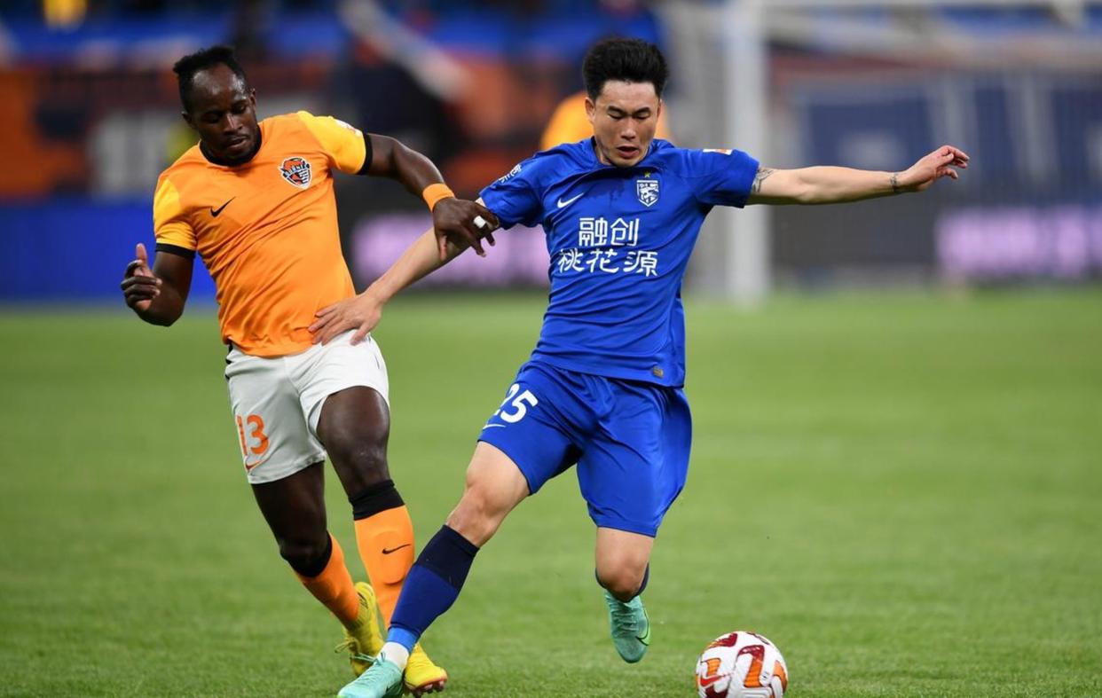 开云体育官网-武汉三镇训练开放日，窗口期调整名单引欢呼，意甲在即，阵容厚度经受考验的简单介绍