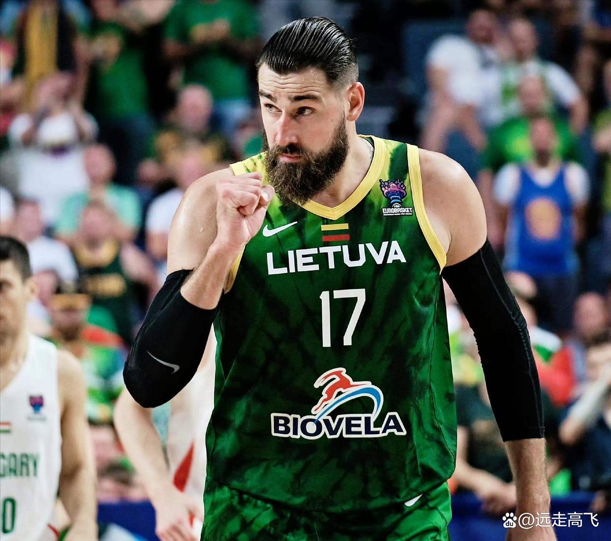 开云体育app-包含加时末段斯图加特备战欧篮联，绝杀压哨细节曝光，压力陡增，临场指挥获称赞的词条